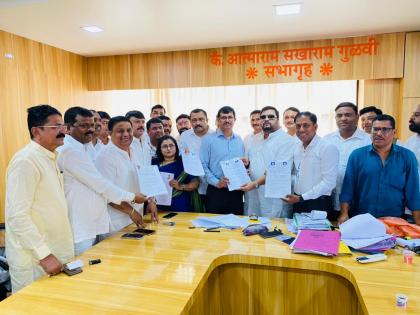 aspirants swarm on the last day to file nomination papers for the bhiwandi agricultural produce market committee elections | भिवंडी कृषी उत्पन्न बाजार समिती निवडणुकीतील उमेदवारी अर्ज दाखल करण्यासाठी शेवटच्या दिवशी इच्छुकांची झुंबड 