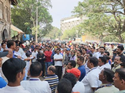 demonstration in front of the municipal headquarters after the unfortunate death of municipal sanitation worker in Bhiwandi | भिवंडीत मनपा सफाई कर्मचाऱ्याच्या दुर्दैवी मृत्यूनंतर पालिका मुख्यालयासमोर निदर्शने