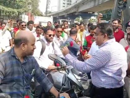 Samajwadi MLA Raees Sheikh on the road to solve the traffic jam in Bhiwandi | भिवंडीतील वाहतूक कोंडी सोडविण्यासाठी समाजवादीचे आमदार रईस शेख रस्त्यावर