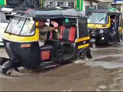 Bhiwandi is lashed by heavy rains, traffic jams due to waterlogging | परतीच्या पावसाने भिवंडीला झोडपले, पाणी साचल्याने वाहनांना वाहतुकीस अडथळा