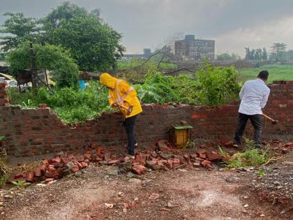 after the suspension of ward officers in bhiwandi action on unauthorized construction has been speeded up | भिवंडीत प्रभाग अधिकारी निलंबनानंतर अनधिकृत बांधकामावर कारवाईला वेग  