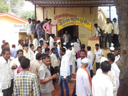 Vigorous crackdown in BJP-NCP leaders | भाजप-राष्ट्रवादीच्या नेत्यांमध्ये जोरदार हाणामारी