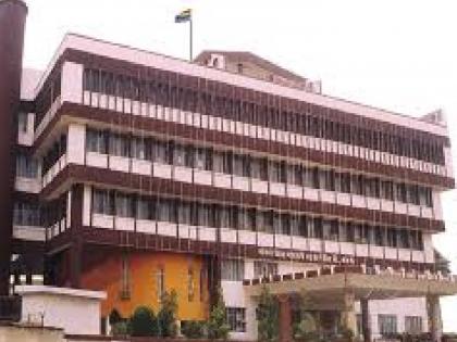 Branch officer of Sangli District Bank Bhose branch suspended after discrepancy found in cash | रोख रक्कमेत तफावत; सांगली जिल्हा बँक भोसे शाखेतील शाखाधिकारी निलंबित Branch officer of Sangli District Bank Bhose branch suspended after discrepancy found in cash | रोख रक्कमेत तफावत; सांगली जिल्हा बँक भोसे शाखेतील शाखाधिकारी निलंबित