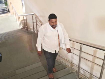 The Bhumre driver's 'BP' increased as soon as he was asked to prove his relationship with the reward giver, Salarjung! | बक्षीस देणाऱ्या सालारजंगसोबतचे नाते सिद्ध करण्यास सांगताच भुमरेंच्या चालकाचा 'बीपी' वाढला!