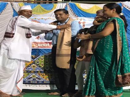 Felicitated mothers who received Kanyaratna in Bhusaval | भुसावळात कन्यारत्न प्राप्त मातापित्यांचा सत्कार