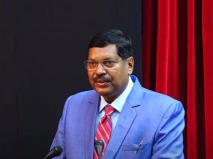 The Constitution has kept the country united in times of crisis, strong in both peace and war: Chief Justice Bhushan Gavai | "संविधानामुळेच आपला देश संकटकाळातही एकसंध"; सरन्यायाधीश भूषण गवई यांचे विधान The Constitution has kept the country united in times of crisis, strong in both peace and war: Chief Justice Bhushan Gavai | "संविधानामुळेच आपला देश संकटकाळातही एकसंध"; सरन्यायाधीश भूषण गवई यांचे विधान