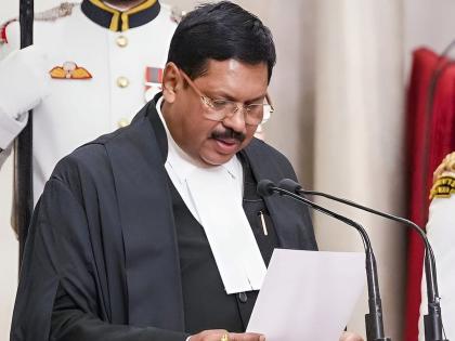 Absence during the reception of the Chief Justice, violation of protocol; Bar Council demands action | सरन्यायाधीशांच्या स्वागतावेळी अनुपस्थिती, प्राेटाेकाॅल भंग; कारवाईची बार कौन्सिलची मागणी Absence during the reception of the Chief Justice, violation of protocol; Bar Council demands action | सरन्यायाधीशांच्या स्वागतावेळी अनुपस्थिती, प्राेटाेकाॅल भंग; कारवाईची बार कौन्सिलची मागणी