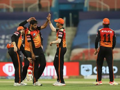 IPL 2021, RCB vs SRH Live Updates : Bhuvi defended 13 runs in the final overs, SRH has defended 141 runs against RCB | IPL 2021, RCB vs SRH Live Updates : विराट कोहलीच्या स्वप्नाला धक्का, सनरायझर्स हैदराबादचा थरारक विजय 