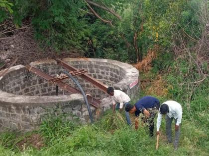 Cleaning of three and a half thousand water sources in Solapur district through public participation | लोकसहभागातून सोलापूर जिल्ह्यातील साडेतीन हजार जलस्त्रोतांची स्वच्छता