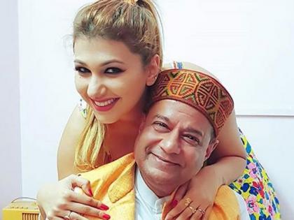 shakti kapoor making film on bigg boss 12 contestant anup jalota and jasleen | अनूप जलोटा व जसलीनच्या लव्हस्टोरीवर येतोय चित्रपट! ‘ही’ हॉट बाला असेल हिरोईन!!