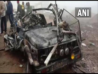 Bihar News | Patna Road Accident | Truck Overturns On Police Gypsy, 3 Policemen Killed and 2 injured | Accident: पोलीस जिप्सीवर ट्रक उलटला, भीषण स्फोटानंतर लागलेल्या आगीत तीन पोलिसांचा होरपळून मृत्यू