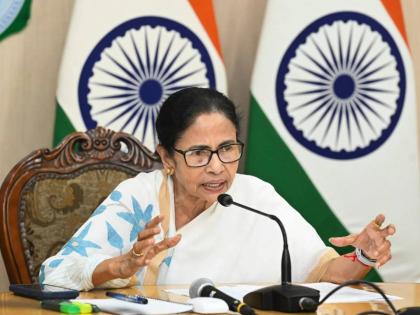 A conspiracy like NRC Mamata Banerjee hits out at Election Commission over Bihar's voter list | "एनआरसी सारखे षड्यंत्र..."; बिहारमधील मतदार यादीवरून ममता बॅनर्जी यांचा निवडणूक आयोगाला टोला A conspiracy like NRC Mamata Banerjee hits out at Election Commission over Bihar's voter list | "एनआरसी सारखे षड्यंत्र..."; बिहारमधील मतदार यादीवरून ममता बॅनर्जी यांचा निवडणूक आयोगाला टोला