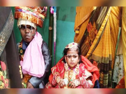 36 inches high groom and 34 inches high bride; Thousands of people gathered without invitation to see the unique wedding | 36 इंचाचा वर आणि 34 इंचाची वधू; अनोखे लग्न पाहण्यासाठी निमंत्रणाशिवाय जमले हजारो लोक...