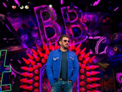 Bigg Boss 17 host Salman Khan took so much honorarium, you will be speechless after reading the figure | Bigg Boss 17 होस्ट करण्यासाठी सलमान खाननं घेतलं इतकं मानधन, आकडा वाचून व्हाल अवाक्