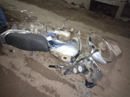 Fatal attack on bike rider in Chowghule plot area in Jalgaon | चौघुले प्लॉट भागात दुचाकीस्वारावर जीवघेणा हल्ला, जळगावातील प्रकार