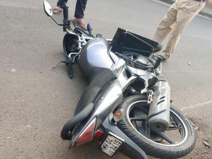 The lost control on bike lost 2 their lives in the accident | नियंत्रण सुटून दुचाकी घसरल्याने अपघातात दोघे ठार