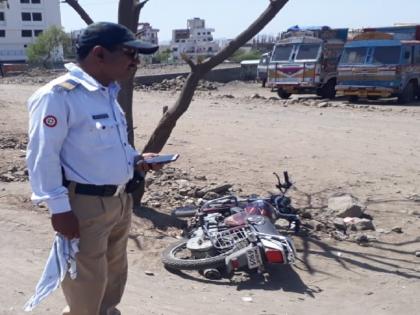 again accident on Beed bupass; Death of a two-wheeler driver in car accident | बीड बायपासवर पुन्हा अपघात; कारच्या धडकेत दुचाकीस्वार मुलाचा जागीच मृत्यू