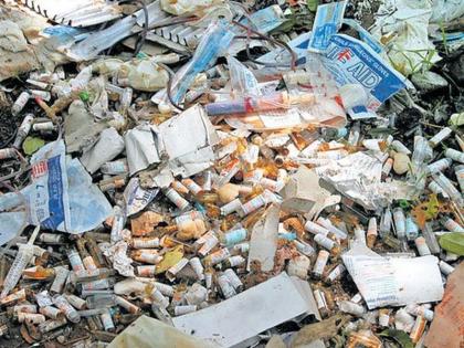 Akola Municipal Corporation will pick up bio-solid waste from hospitals | अकाेला मनपा उचलणार रुग्णालयांमधील जैविक घनकचरा