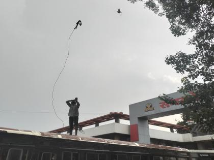 Stopped the bus and saved the bird ahmednagar sangamner | वा..! याला म्हणतात भूतदया; बस थांबवली, पक्ष्याला वाचवले