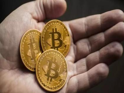 As many as 1 Crore Bitcoins taken Called for refund and no response | तब्बल १ कोटींचे बीटकॉईन्स घेतले; परताव्यासाठी फोन केला अन् प्रतिसाद नाहीच