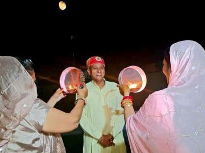 Karwa Chauth 2022: BJP MP arjunlal meena has two wives; Karva Chauth is celebrated together because... | Karwa Chauth 2022: भाजपचे खासदार, त्यांच्या दोन पत्नी; करवा चौथ एकत्रच साजरा करतात, कारण...