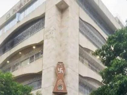 Shiv Sena, BJP corporators clashes on Kandivali's Pawan dham Covid center; will be closed | कांदिवलीच्या कोविड सेंटरवरून शिवसेना, भाजपा नगरसेवकांमध्ये जुंपली; पावन धाम केंद्र बंद करणार