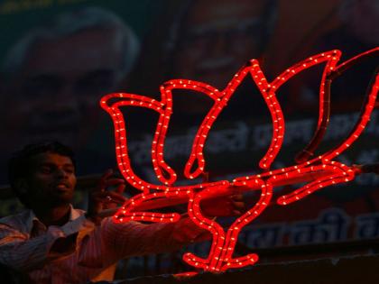 delhi bjp to light diyas on 26 february to connect with delhi voters through modi govt scheme | ...म्हणून भाजपा 26 फेब्रुवारीला साजरी करणार दिवाळी