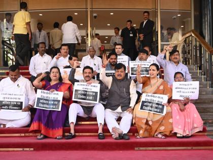 anil parab made a statement and ambadas danve apologized ruling party is aggressive the legislative council is adjourned thrice | विधान केले परबांनी, दिलगिरी व्यक्त केली दानवेंनी; सत्ताधारी आक्रमक, विधान परिषद तीनदा तहकूब anil parab made a statement and ambadas danve apologized ruling party is aggressive the legislative council is adjourned thrice | विधान केले परबांनी, दिलगिरी व्यक्त केली दानवेंनी; सत्ताधारी आक्रमक, विधान परिषद तीनदा तहकूब