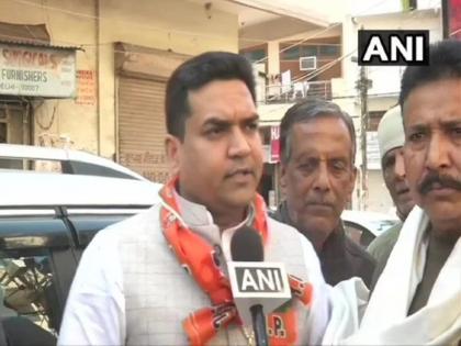 bjp leader kapil mishra says owaisi will also read hanuman chalisa | ओवेसीदेखील हनुमान चालीसा वाचतील; भाजप नेत्याच वादग्रस्त ट्विट