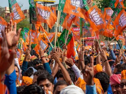 Pune city BJP's jumbo executive announced, preference given to former corporators | पुणे शहर भाजपची जम्बो कार्यकारणी जाहीर, माजी नगरसेवकांना प्राधान्य