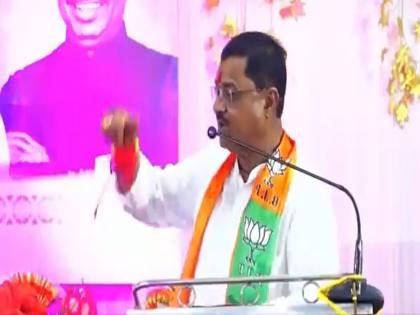 'Dear sisters' will vote for Kamal, so this jugad; Video of BJP MLA Tekchand Sawarkar posted by Vijay Wadettiwar | 'लाडक्या बहिणी' कमळाला मत देतील, म्हणून हा जुगाड; भाजप आमदाराचा व्हिडीओ वडेट्टीवारांकडून पोस्ट!