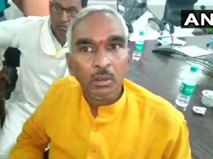 Who rapes a mother of 3 children? BJP MLA shocking defence of Unnao rape accused Kuldeep Singh Sengar | तीन मुलांच्या आईवर कुणी कशाला बलात्कार करेल?; भाजपा आमदाराचे अजब तर्कट