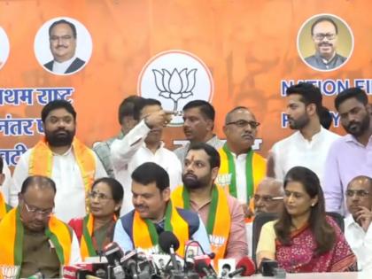 BJP gives a big blow to Congress in Latur, Archana Chakurkar joins BJP | लातूरमध्ये भाजपाचा काँग्रेसला मोठा धक्का, अर्चना चाकूरकर यांचा BJP मध्ये प्रवेश