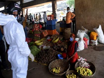 Attempts to prevent corona: 'Smart helmets' that thermally scan 200 people per minute | कोरोनाला रोखण्याचा प्रयत्न : मिनिटांत २०० लोकांचे थर्मल स्कॅनिंग करणारा ‘स्मार्ट हेल्मेट’