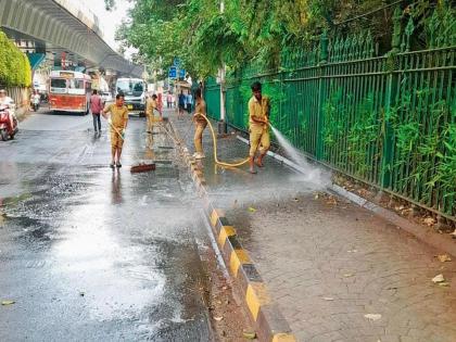 Deep cleaning campaign by Mumbai Municipal Corporation for pre-monsoon preparations | एका दिवसात ३१६ किलोमीटर रस्ते चकाचक; ८५ मेट्रिक टन राडारोडा, ६५ मेट्रिक टन कचरा साफ