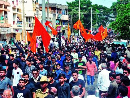 Karnataka Police lathi on Marathi youth: Black days in Belgaum | बेळगाव : कर्नाटक पोलिसांचा मराठी युवकांवर लाठीमार : बेळगावात काळा दिन