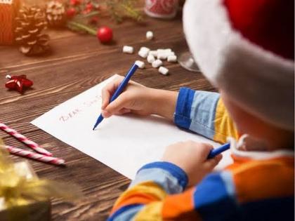 7 year old boy living in shelter home asks santa for a very good dad as Christmas gift | लहान मुलाने सॅंटा क्लॉजकडे गिफ्ट म्हणून मागितले 'चांगले बाबा', व्हायरल चिठ्ठी वाचून लोक झाले भावूक....