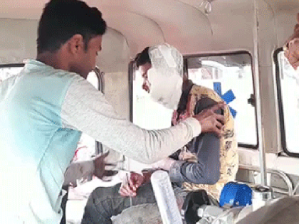 Smartphone blast during Online Class in Satna MP, Teenager injured | ऑनलाइन क्लासदरम्यान मोबाइलचा भीषण स्फोट, 8वीचा विद्यार्थी गंभीर जखमी