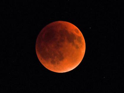 Chandra Grahan 2025: Astronomers from Kolhapur experienced the amazing views of the Blood Moon, watch it once... lunar Eclips | Chandra Grahan: कोल्हापूरच्या खगोलप्रेमींनी अनुभवली ब्लड मूनची अद्भुत दृश्यं, एकदा पहाच... Chandra Grahan 2025: Astronomers from Kolhapur experienced the amazing views of the Blood Moon, watch it once... lunar Eclips | Chandra Grahan: कोल्हापूरच्या खगोलप्रेमींनी अनुभवली ब्लड मूनची अद्भुत दृश्यं, एकदा पहाच...