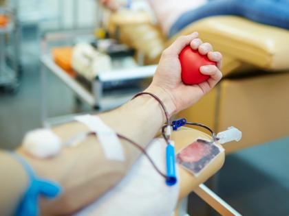 Shortage of blood in Pune, private blood banks sell blood outside the state | Pune: पुण्यात रक्ताचा तुटवडा, खासगी रक्तपेढ्या विकतात बाहेर राज्यात रक्त