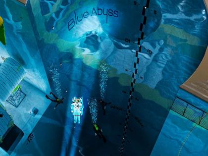 blue abyss the worlds biggest and deepest indoor pool to be built in the UK | ब्रिटनमध्ये साकारताेय थक्क करणारा ‘ब्लू ॲबिस’; जगातील सर्वांत माेठा जलतरण तलाव