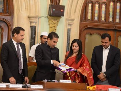 Substantial provision of education department for modern education system BMC budget 2023-24 announced | आधुनिक शिक्षण पद्धतीसाठी भरीव तरतूद, मुंबई पालिकेचा अर्थसंकल्प जाहीर