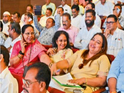 पालिका उमेदवारीचा पेपर सोपा, पहिली लढाई जिंकली, भाजपच्या २६ तर शिंदेसेनेच्या १४ माजी नगरसेवकांचे वॉर्ड ‘जैसे थेे’ - Marathi News | Municipal candidacy paper easy, first battle won, wards of 26 former corporators of BJP and 14 of Shinde Sena are 'as they were' | Latest News at Lokmat.com पालिका उमेदवारीचा पेपर सोपा, पहिली लढाई जिंकली, भाजपच्या २६ तर शिंदेसेनेच्या १४ माजी नगरसेवकांचे वॉर्ड ‘जैसे थेे’ - Marathi News | Municipal candidacy paper easy, first battle won, wards of 26 former corporators of BJP and 14 of Shinde Sena are 'as they were' | Latest News at Lokmat.com