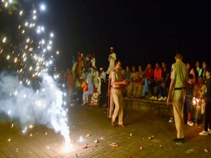 BMC issued new guidelines for the use of firecrackers during the Diwali festival | मुंबईत रात्री १० वाजेपर्यंतच फटाके फोडण्याची परवानगी; BMC च्या मार्गदर्शक सूचना जारी