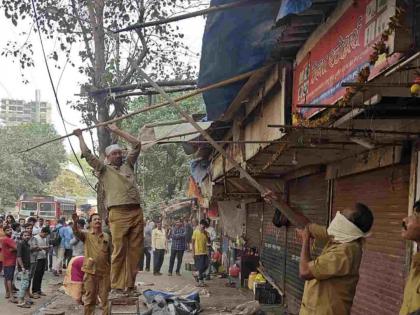 Mohammad Ali Road becomes hawker free Municipal Corporation launches campaign against encroachment | मोहम्मद अली रोड झाला 'फेरीवालामुक्त'; महापालिकेची अतिक्रमणाविरोधात मोहीम Mohammad Ali Road becomes hawker free Municipal Corporation launches campaign against encroachment | मोहम्मद अली रोड झाला 'फेरीवालामुक्त'; महापालिकेची अतिक्रमणाविरोधात मोहीम