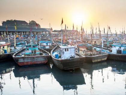 Fishermen took to the streets, protesting against the 'National Institute' | मच्छीमार उतरले रस्त्यावर, ‘नॅशनल इन्स्टिट्यूट’ विरोधात दर्शविला निषेध