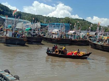 Now we don't want just promises, concrete measures are needed says fishermen community | आता नुसती आश्वासने नकोत, ठोस उपाययोजना हवी; मच्छिमार बांधवांचा सूर