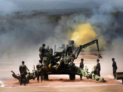  Bomb attack training of nine guns including Dhanush, Vajra was conducted from School of Artillery, Nashik | धनुष, वज्रसह नऊ तोफांचा बॉम्ब हल्ला; शत्रूच्या उरात भरली धडकी, स्कुल ऑफ आर्टिलरीकडून सर्वत्र 'प्रहार'