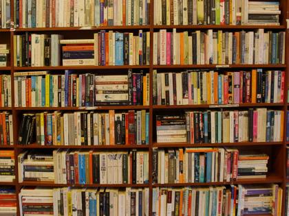 Why are Marathi books not being consumed? Academy winner's regret | मराठी पुस्तके खपत का नाहीत? अकादमी विजेत्याची खंत Why are Marathi books not being consumed? Academy winner's regret | मराठी पुस्तके खपत का नाहीत? अकादमी विजेत्याची खंत