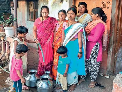 Thirst of the village to be passed through its own bore well; Continuous service for seven years | मूर्ती लहान, पण कर्तृत्व महान; स्वत:च्या बोअरवेलमधून भागवतो गावाची तहान